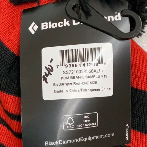 Black Diamond POM BEANIE - Black/hyper red - Picture 7 of 12